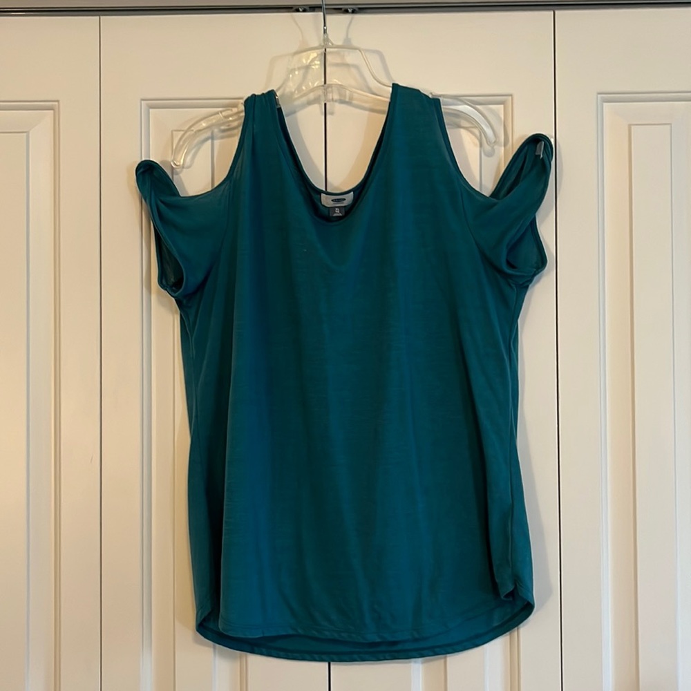 Old Navy Cold Shoulder top